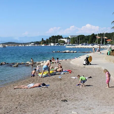 Lägenhet With A Parking Space Malinska, Krk - 19268 *